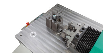 Richtmaschinen und Biegemaschinen im Maschinenbau URM 30 E